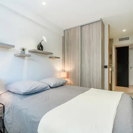Wonderful 2 Bedroom In The Old Suquet Apartment